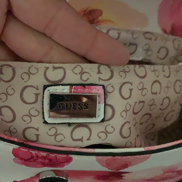 Guess Floral crossbody bag - Picture 5 of 14